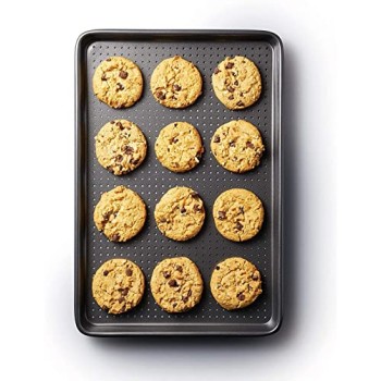 MasterClass Crusty Bake, teglia da forno antiaderente senza PTFE, PFOA e BPA, robusta lastra in acciaio al carbonio spessa 1 mm, con fori forati per una maggiore croccantezza, ultra doppio strato, 39x27 cm, grigio - 39 x 27 x 2 cm