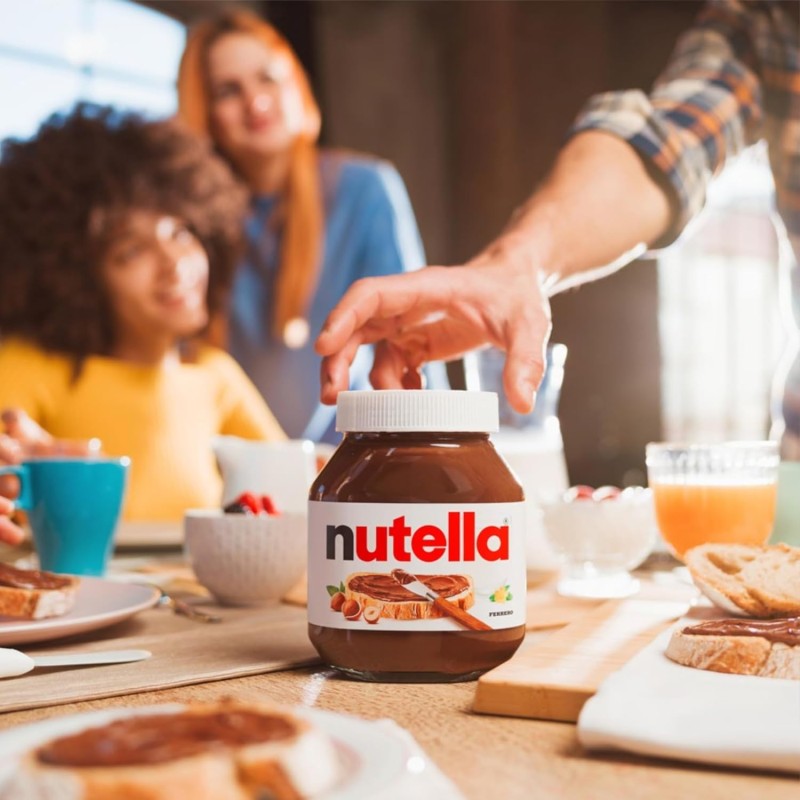 Nutella - Crema Spalmabile alle Nocciole e Cacao, Senza Glutine, Conservanti e Grassi Idrogenati, Ideale a Colazione, Vasetto da 600 gr - 600 g (Confezione da 1)