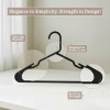 Utopia Home 200 confezioni di appendini in plastica salvaspazio, resistenti con scanalature per la spalla, nero - 41 x 0.6 x 23.5 cm Nero