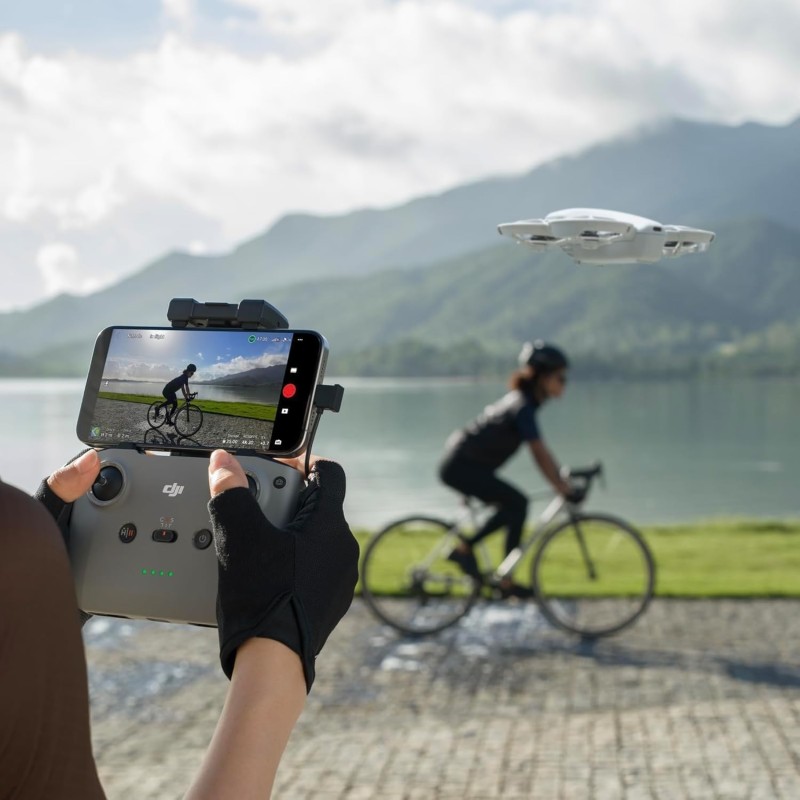 DJI Neo, mini drone con fotocamera UHD 4K per adulti, 135g drone che vola da solo e ti segue, decollo dalla mano, tracciamento del soggetto, QuickShot, video stabilizzati, (senza radiocomando) DJI Neo, mini drone con fotocamera UHD 4K per adulti, 135g drone che vola da solo e ti segue, decollo dalla mano, tracciamento del soggetto, QuickShot, video stabilizzati, (senza radiocomando)