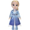 Frozen 2 – bambola Elsa Adventure 38 cm, estremamente dettagliata, indossa abiti da sogno ispirati al film ed è dotata di occhi scintillanti grazie al Royal Reflection Eyes