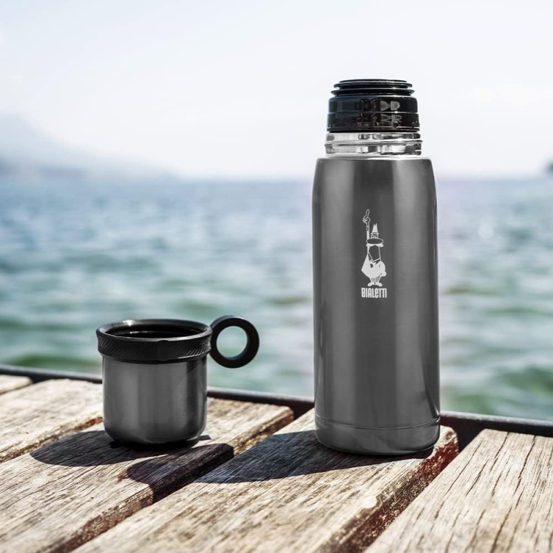 Bialetti To Go Bottiglia Termica con Coperchio-Tazza, con Doppia Parete, Mantiene Il Caldo per 12 h e Il Freddo per 24 h, Capacità 460 ml, Acciaio, Grigio Scuro - Grigio Scuro