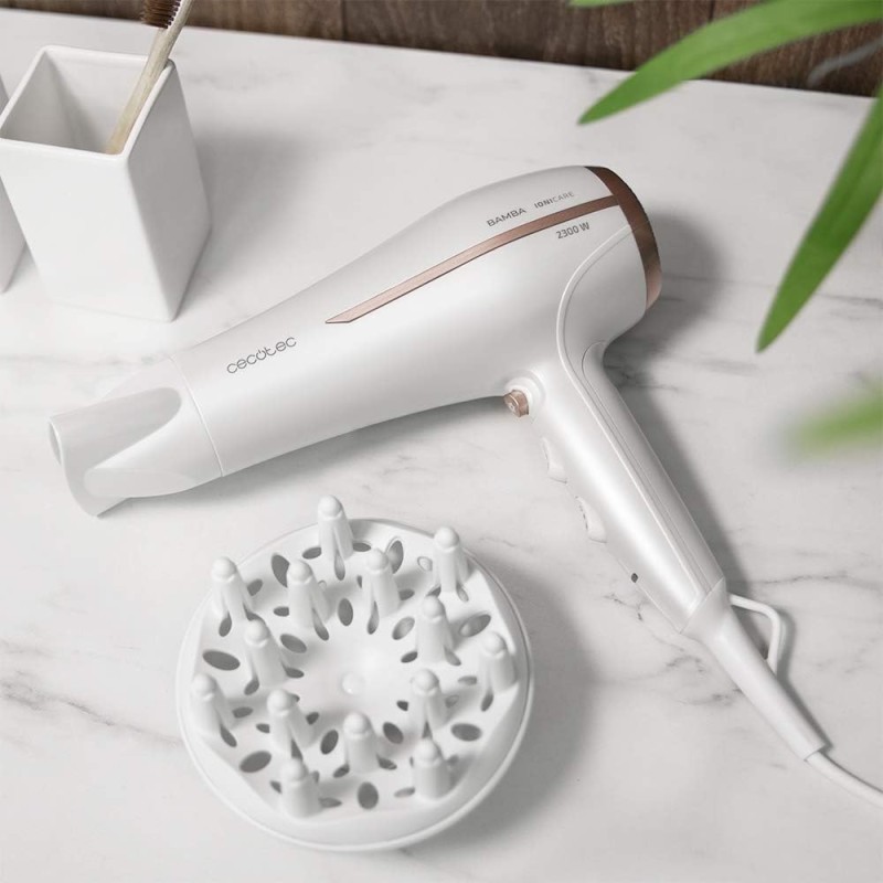 Cecotec Asciugacapelli Ionico Bamba IoniCare 5200 Aura, 2300W di Potenza, con Ioni Reali e Grande Flusso, Funzione Aria Fredda, 2 Velocità e 3 Temperature - Bianco