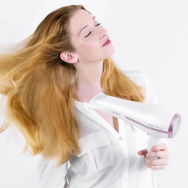 Cecotec Asciugacapelli Ionico Bamba IoniCare 5200 Aura, 2300W di Potenza, con Ioni Reali e Grande Flusso, Funzione Aria Fredda, 2 Velocità e 3 Temperature - Bianco