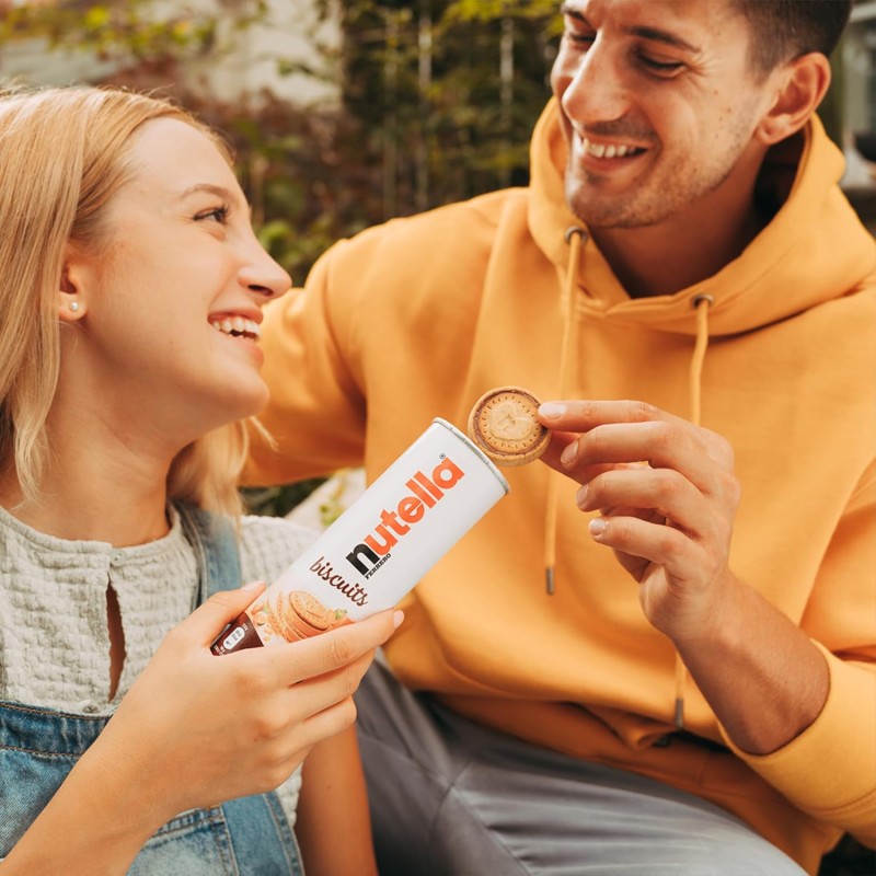 Nutella Biscuits Tubo - Croccanti Biscotti con un Cremoso Ripieno di Nutella, con Farina di Frumento e Zucchero di Canna, Ideali come Colazione, Snack e Merenda, 1 Confezione da 166 gr - 166 g (Confezione da 1)
