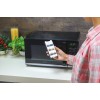 Candy Moderna Forno a Microonde con Grill, 23 Litri, 900W, 40 Programmi, 6 Livelli di Potenza, Funzioni Defrost e Autoclean, App hOn, Libera Installazione, 48,3 x 40,6 x 28,1 cm, Nero - CMGA23TNDB