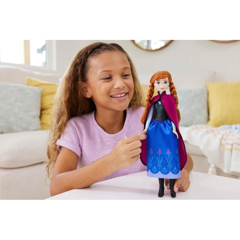 Mattel Disney Frozen - Anna, bambola con abito elegante e accessori ispirati al film Dsney Frozen 1, giocattolo per bambini, 3+ anni, HLW49 Mattel Disney Frozen - Anna, bambola con abito elegante e accessori ispirati al film Dsney Frozen 1, giocattolo per bambini, 3+ anni, HLW49