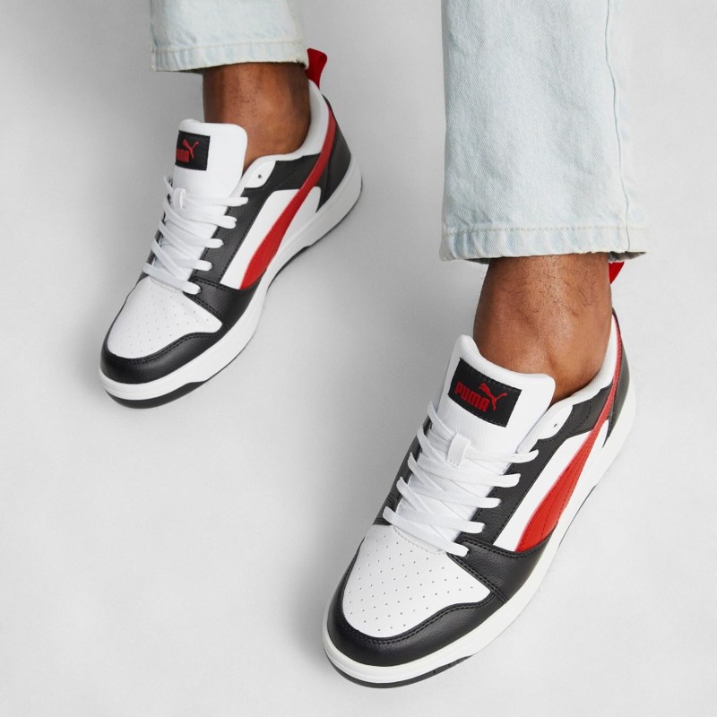 PUMA Rebound V6 Low SneakerUnisex - Adulto - 44 EU Puma White For All Time Red Puma Black