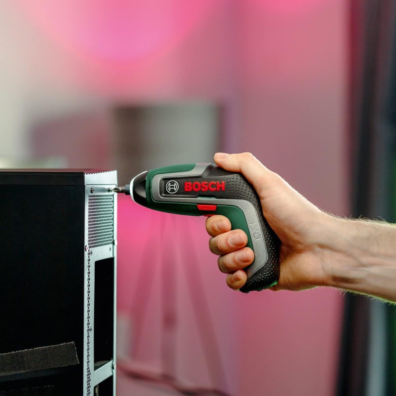 Bosch Avvitatore a batteria Bosch IXO, 7a generazione, 3,6 V, 2,0 Ah, 5,5 Nm, con cavo micro USB, incluso attacco angolare, vite fino a 190 viti, in scatola, Edizione Amazon - 7a generazione | Esclusivo