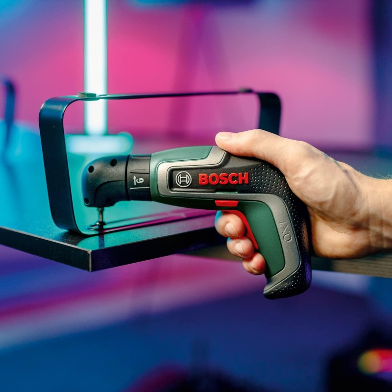Bosch Avvitatore a batteria Bosch IXO, 7a generazione, 3,6 V, 2,0 Ah, 5,5 Nm, con cavo micro USB, incluso attacco angolare, vite fino a 190 viti, in scatola, Edizione Amazon - 7a generazione | Esclusivo
