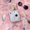 Fujifilm instax mini 12 Clay White - Macchina Fotografica Istantanea, Specchietto Selfie e Modalità Close Up, Esposizione Automatica, Design Pop, Dimensioni Stampa 86 mm x 54 mm - Clay White Fujifilm instax mini 12 Clay White - Macchina Fotografica Istantanea, Specchietto Selfie e Modalità Close Up, Esposizione Automatica, Design Pop, Dimensioni Stampa 86 mm x 54 mm - Clay White