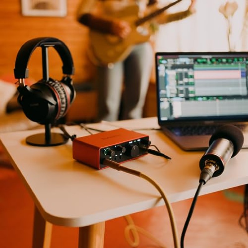 Focusrite Scarlett Solo (4° gen.), interfaccia audio USB per chitarristi, cantanti o produttori - Registrazioni professionali ad alta fedeltà e tutto il software necessario Focusrite Scarlett Solo (4° gen.), interfaccia audio USB per chitarristi, cantanti o produttori - Registrazioni professionali ad alta fedeltà e tutto il software necessario