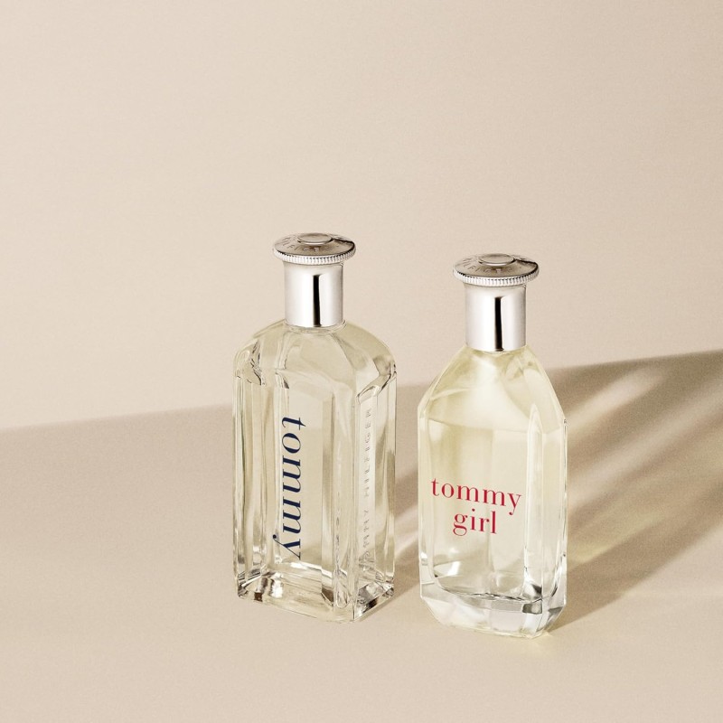 Tommy Hilfiger – Eau de Toilette Tommy 50 ml – Profumo Uomo – Fragranza Fougère – Note Agrumate e Fruttate – Flacone in Vetro Trasparente - 50 ml (Confezione da 1)