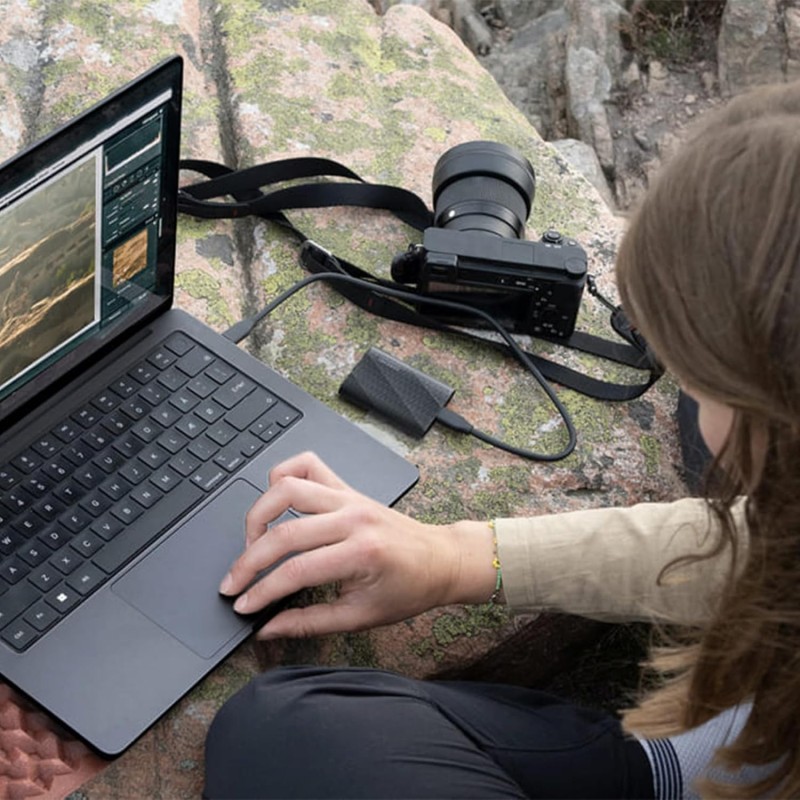 Samsung Memorie T9 MU-PG2T0B SSD Esterno Portatile da 2TB, USB 3.2 Gen 2x2, 20 Gbps, Nero - 2 TB Samsung Memorie T9 MU-PG2T0B SSD Esterno Portatile da 2TB, USB 3.2 Gen 2x2, 20 Gbps, Nero - 2 TB