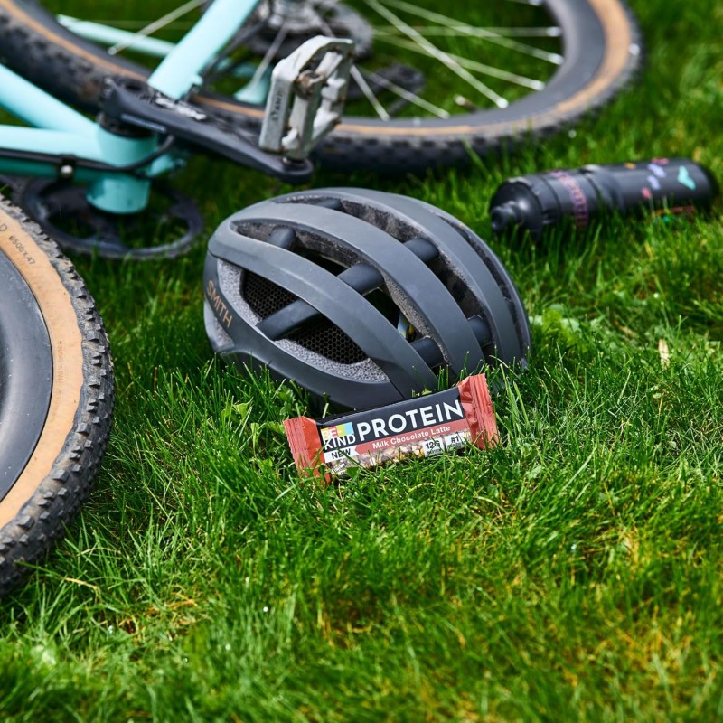 BE-KIND Protein Barretta Proteica al Cioccolato al Latte, Caffè e Arachidi, Snack Proteico senza Glutine, 12 gr di Proteine, Confezione da 12 Barrette