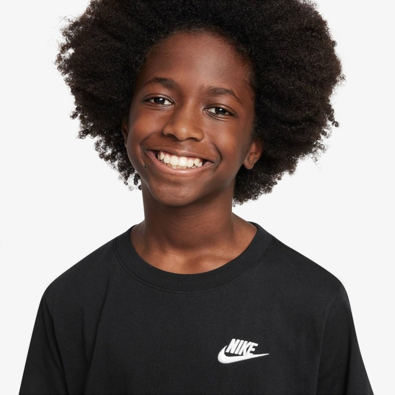 Nike K NSW Tee EMB Futura Lbr Top Unisex - Bambini e Ragazzi - 14-15 anni Nero Nike K NSW Tee EMB Futura Lbr Top Unisex - Bambini e Ragazzi - 14-15 anni Nero