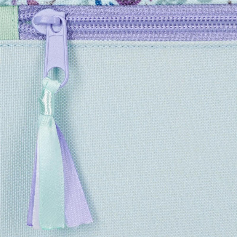 Disney Astuccio Frozen Close to the Heart, astuccio per bambini, realizzato in poliestere, triplo scomparto per una migliore organizzazione, dimensioni ideali per essere trasportato nello zaino Disney Astuccio Frozen Close to the Heart, astuccio per bambini, realizzato in poliestere, triplo scomparto per una migliore organizzazione, dimensioni ideali per essere trasportato nello zaino